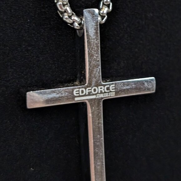 Edforce Stainless Steel Cross Pendant Necklace - Picture 3 of 6